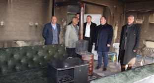 Viranşehir’de evi yanan aileye Ekinci‘den destek