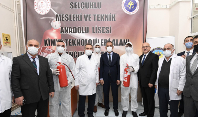 Bakan Özer: Temel eğitimdeki öğretmen sayımız 3 kat arttı