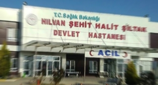 Hilvan'da kız kardeşlerin kavgasına kan bulaştı