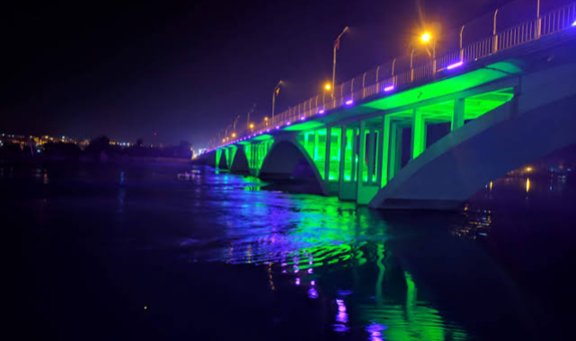 İntihar için Birecik köprüsüne çıktı