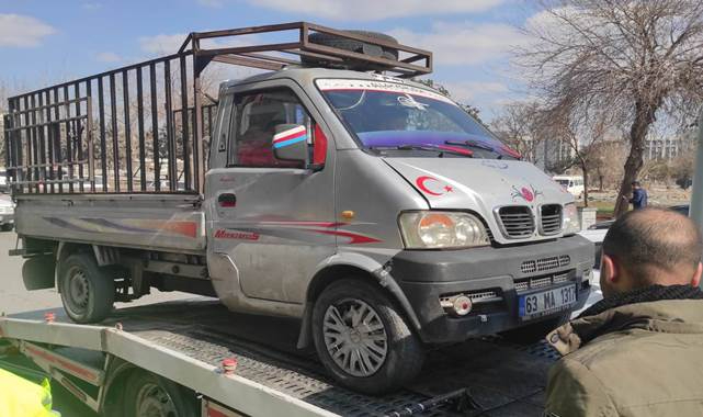Kamyonet kasasında çocuk taşıyan sürücü cezasız kalmadı