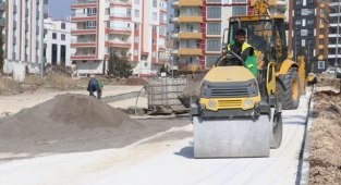 Karaköprü’de üst yapı çalışmalarıyla yollar yenileniyor 