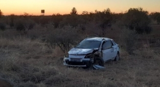 Kontrolden çıkan araç tarlaya uçtu! Yaralılar var