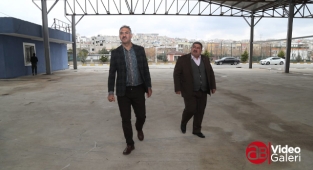 Kuş açılışa hazırlanan semt pazarını inceledi