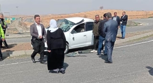 Nişan için yola çıkan araç kaza yaptı! Yaralılar var