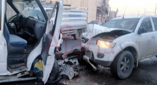 Şanlıurfa'da iki araç kafa kafaya çarpıştı: Yaralılar var