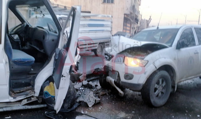 Şanlıurfa'da iki araç kafa kafaya çarpıştı: Yaralılar var
