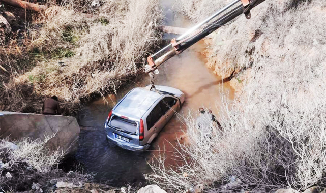 Şanlıurfa'da otomobil kanala uçtu