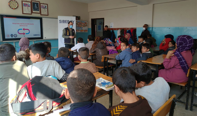 Şanlıurfa’da polisten öğrencilere ‘siber’ eğitim