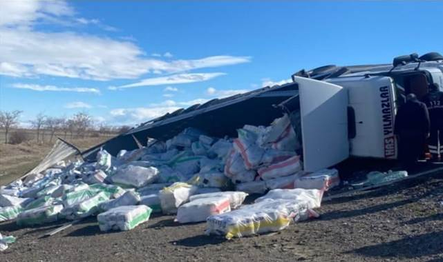 Şanlıurfa'dan yola çıkan tır Konya'da kaza yaptı