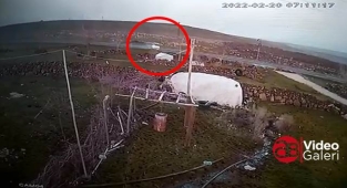 Siverek'te kaza anı güvenlik kamerasında