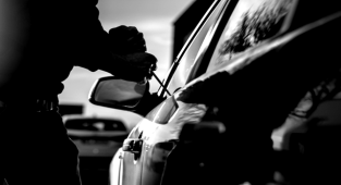 Urfa'da hırsızlık olayları artıyor! Kapının önündeki araç çalındı