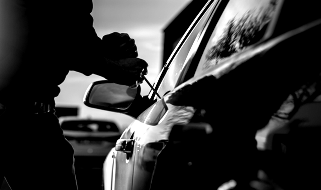 Urfa'da hırsızlık olayları artıyor! Kapının önündeki araç çalındı