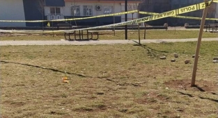 Urfa'da parkta otururken kafasına kurşun isabet etti
