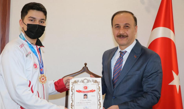 Sporculardan Vali Erin'e ziyaret