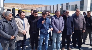 '40 ailenin ekmeği ile oynamak hangi kitapta yazar!'