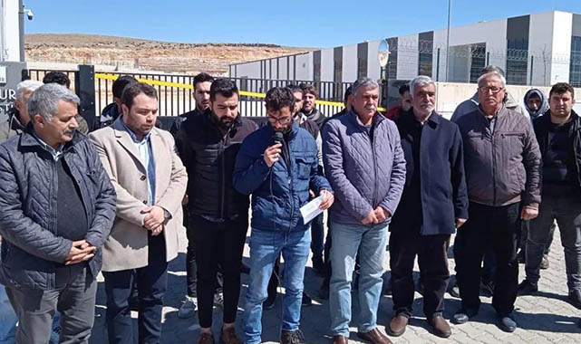 '40 ailenin ekmeği ile oynamak hangi kitapta yazar!'