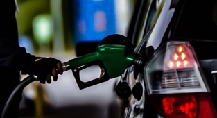 Akaryakıta bir zam daha!