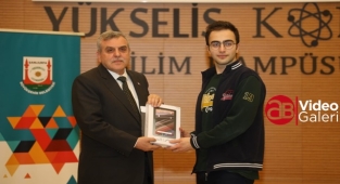 Başkan Beyazgül TÜBİTAK'da dereceye giren öğrencilerle buluştu