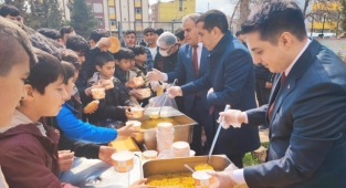 Çanakkale Şehitleri için hoşaf dağıtıldı