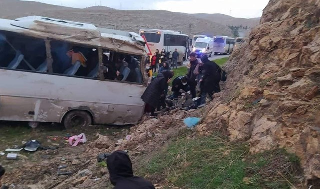 Organize Sanayi yolunda personel servisi kaza yaptı