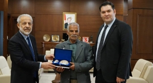 Rektör Çelik üniversitenin emektarını unutmadı