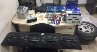 Şanlıurfa’da kovalamaca sonucu durdurulan araçtan bunlar çıktı