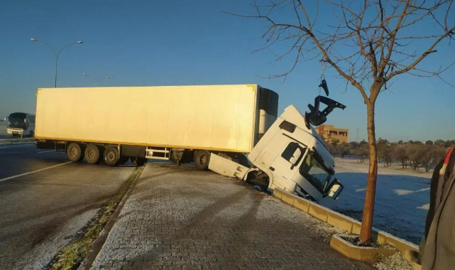 Urfa'da buzlanma kaza yaptırdı