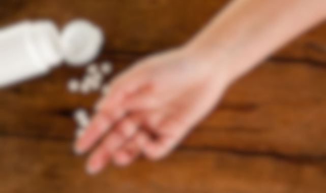 Urfa'da ilaç içen kız çocuğu ölümden döndü