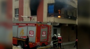 Urfa'da yangın! Ev küle döndü