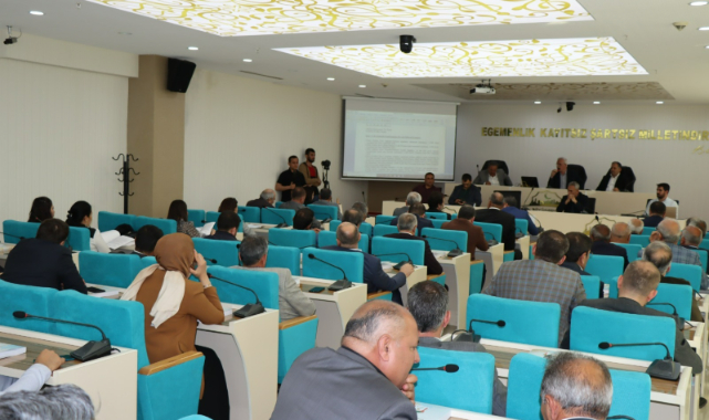 Büyükşehir meclisinde komisyon seçimi yapıldı