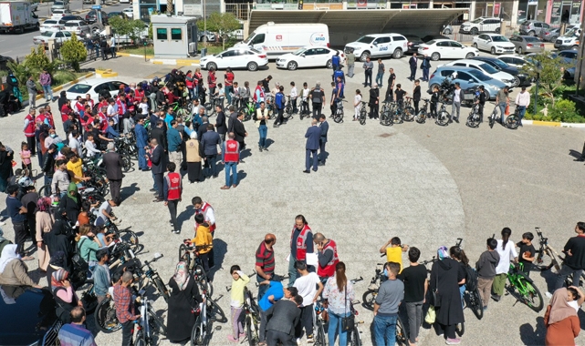 Şanlıurfa’da 85 yetim çocuğa bisiklet hediye edildi