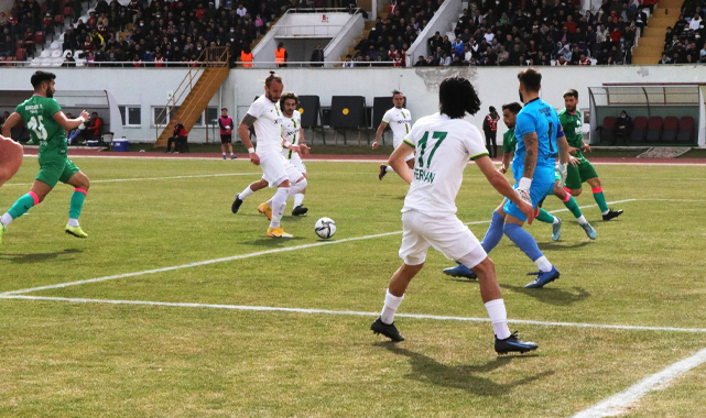 Şanlıurfaspor rövanşı 10 kişiyle aldı