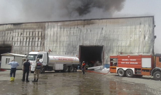 Urfa'da fabrika yangını! İtfaiye müdahale ediyor