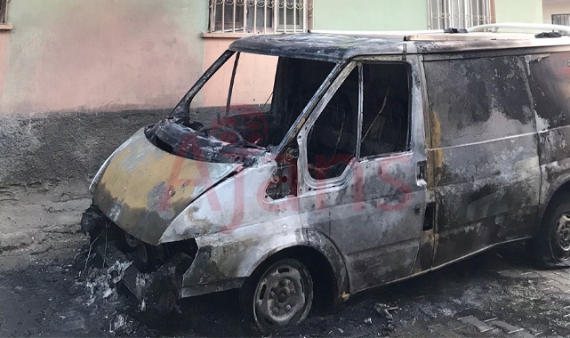 Urfa’da Suriye uyruklu şahsa ait ekmek dağıtım aracı yandı