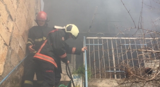 Urfa'da yanan evde korku dolu anlar!