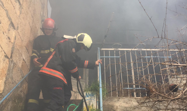 Urfa'da yanan evde korku dolu anlar!