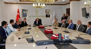 Vali Abdullah Erin, Siverek'teki kavganın tarafı olan Gülel ailesiyle görüştü