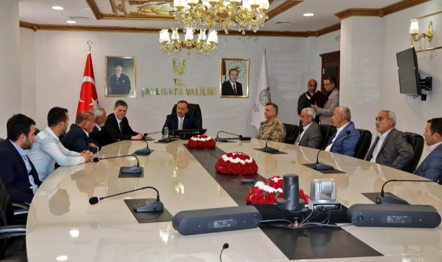 Vali Abdullah Erin, Siverek'teki kavganın tarafı olan Gülel ailesiyle görüştü