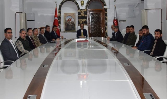 Vali Erin iki kişinin öldüğü kavgaya karışan aileyle görüştü