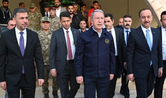 Bakan Akar Şanlıurfa’dan ayrıldı