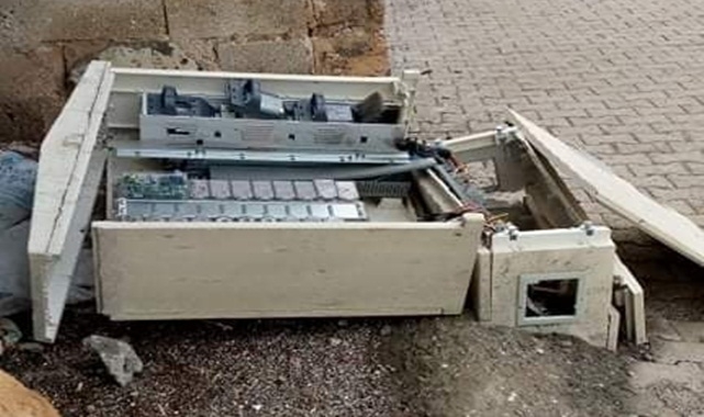 Devrilen elektrik panosu ölüme davetiye çıkarıyor