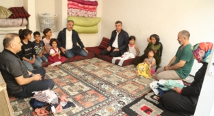 Eyyübiye'de yetimlerin bayramlık sevinci