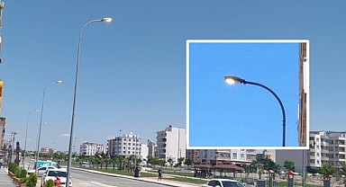 Gece gündüz yanan sokak lambaları tepki çekti
