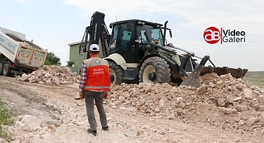 Haliliye Belediyesi 3 mahallenin yol ağını genişletiyor