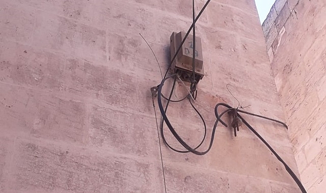 Hırsızlar mahalleyi internetsiz bıraktı