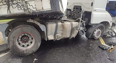 Kontrolden çıkan tır kaza yaptı