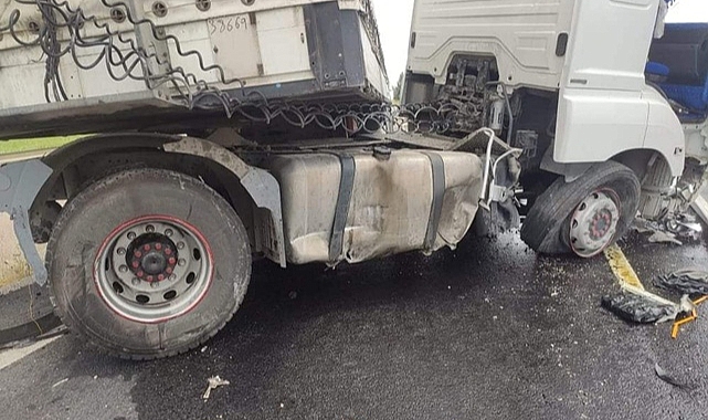 Kontrolden çıkan tır kaza yaptı