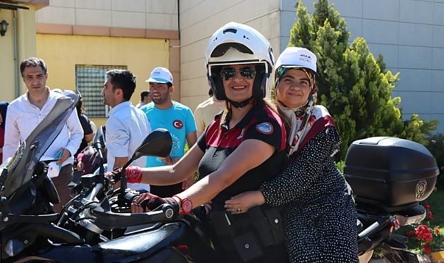 Özel çocuklar trafik polisi oldu