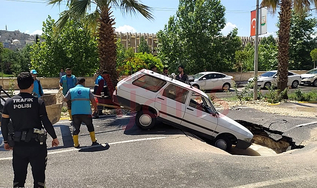 Şanlıurfa'da yol çöktü